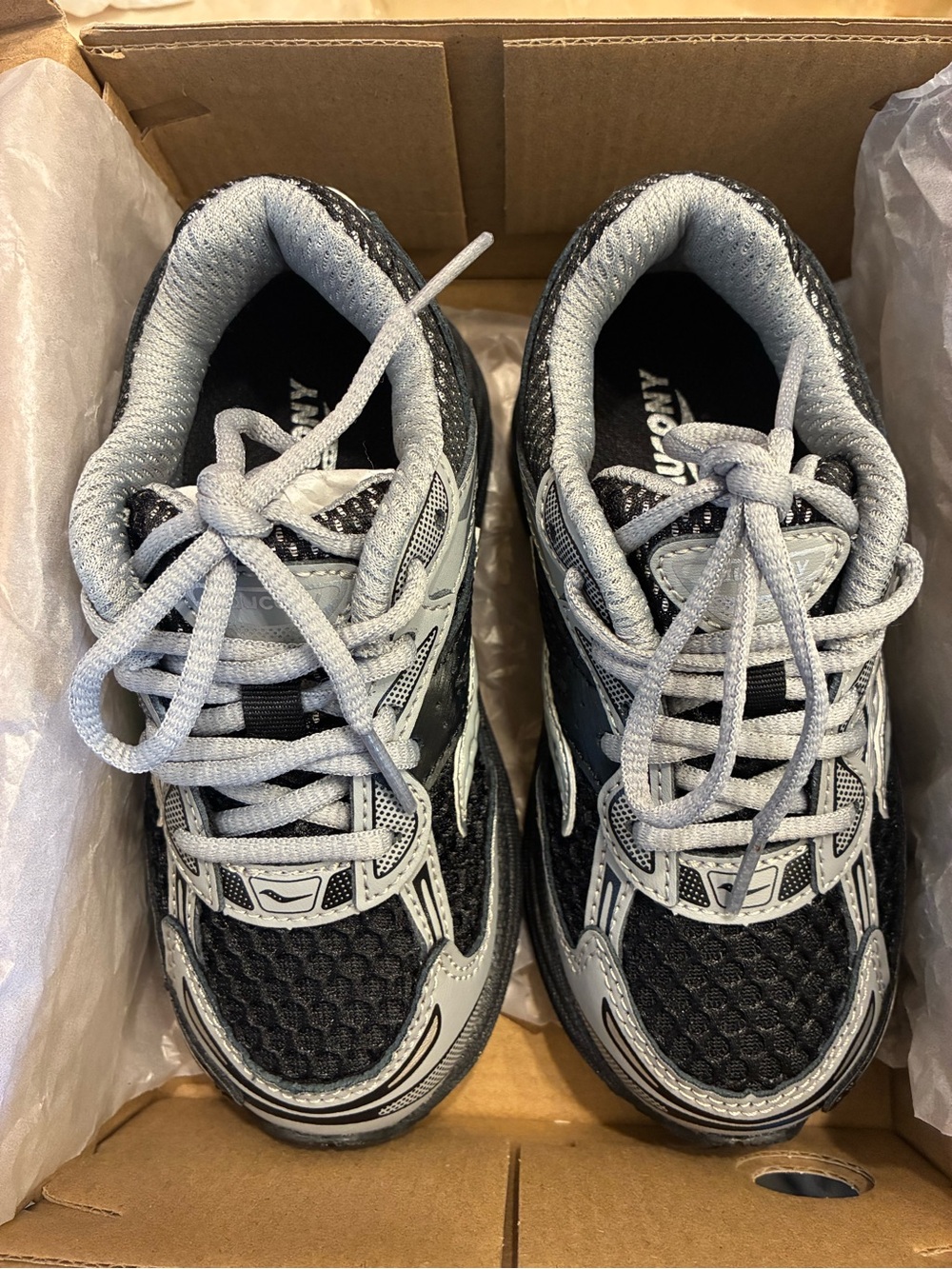 Saucony Toddler Black & Gray Athletic Running Shoes - Picture 2 of 4